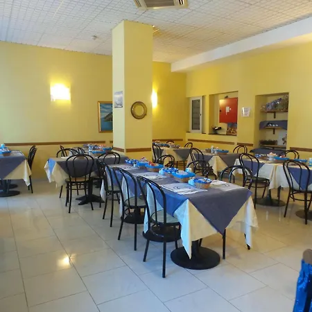 Hotell Mary 3*