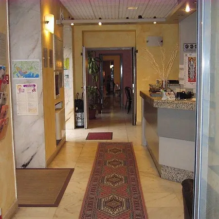 Hotel Mary 3*