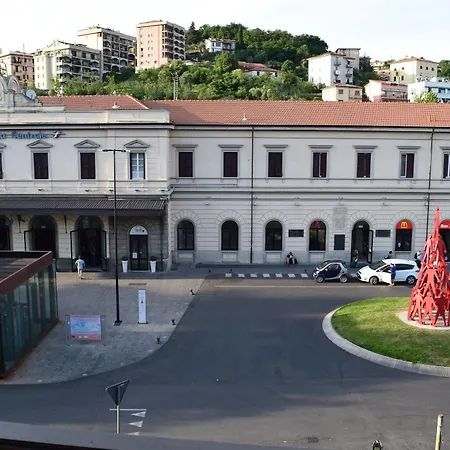 Hotel Mary 3*