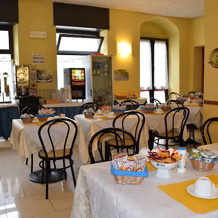 Hotel Mary 3*
